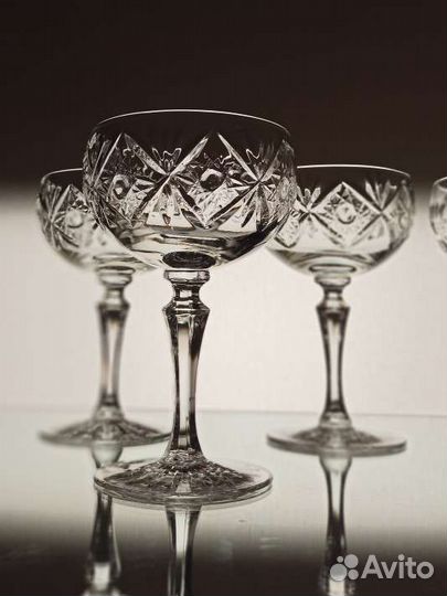 Фужеры, бокалы. Много