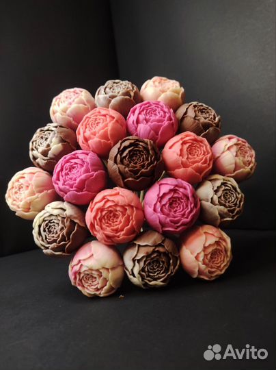 Букет - 19 Пионов из Настоящего Шоколада