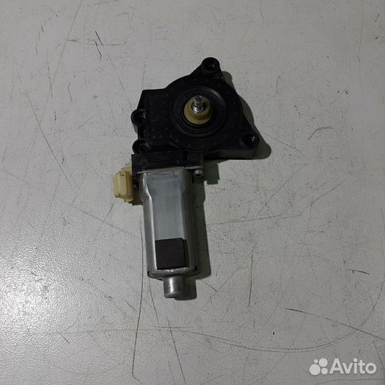 Моторчик стеклоподъемника задний правый hyundai I