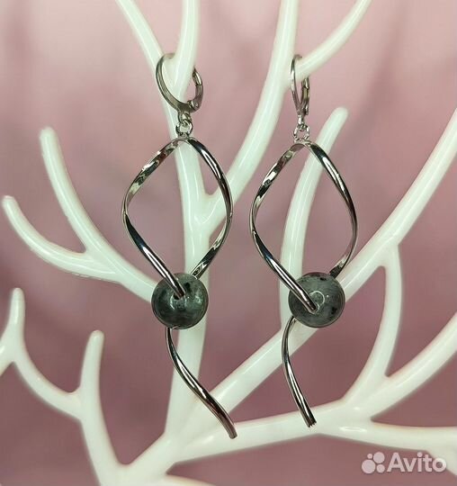 Серьги с натуральными камнями в подарочной коробке