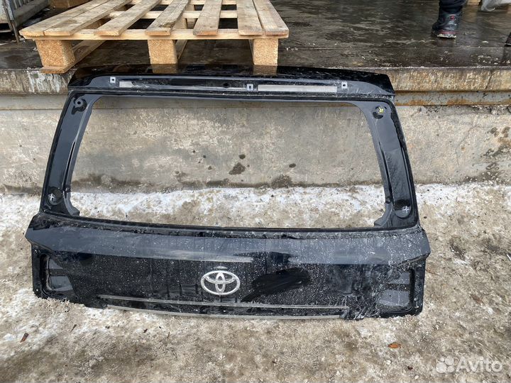 Крышка багажника Land Cruiser 200