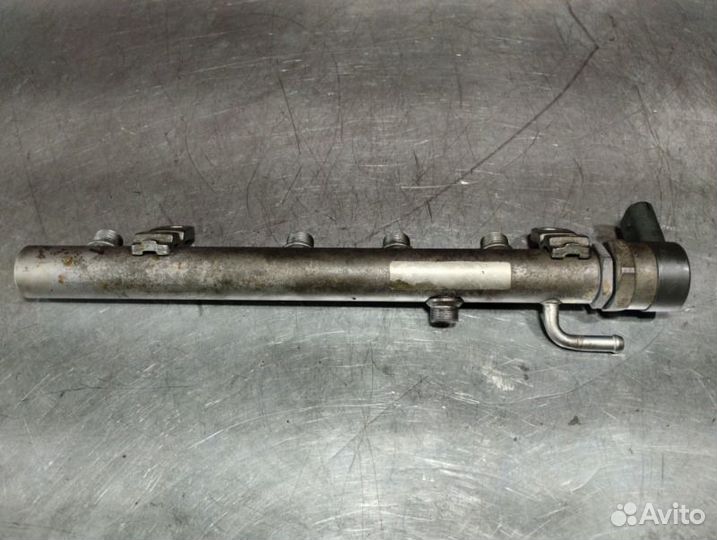 Топливная рампа левая Mercedes E-Class W211 OM642