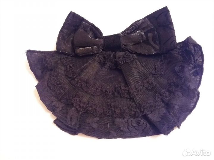 Кружевные жабо и атласные бантики