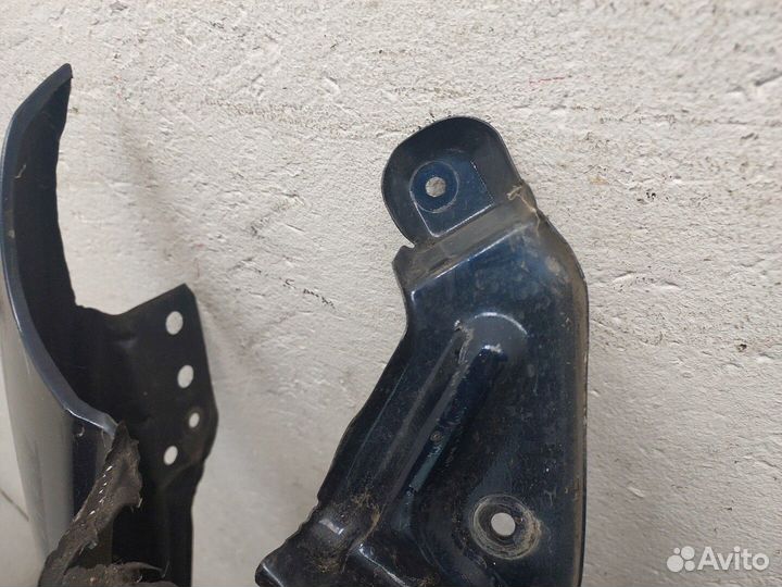 Крыло правое переднее Nissan Navara