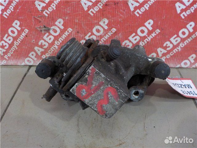 Суппорт задний правый Mazda 3 BL Z6 2010