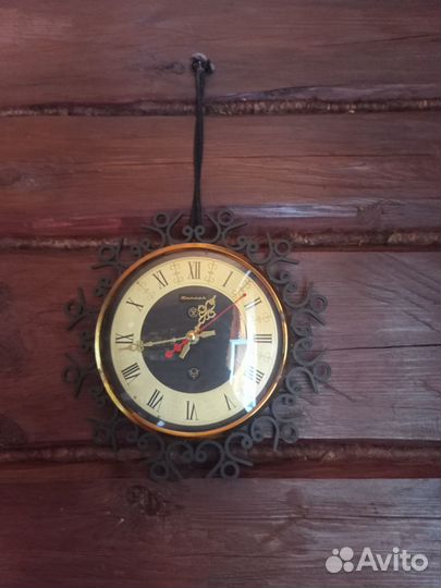 Настенные ретро-часы Янтарь (СССР)