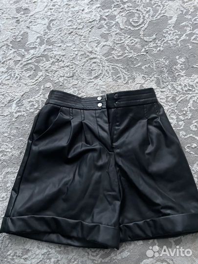 Кожаные шорты