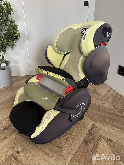 Автокресло Kiddy Guardian Fix Pro