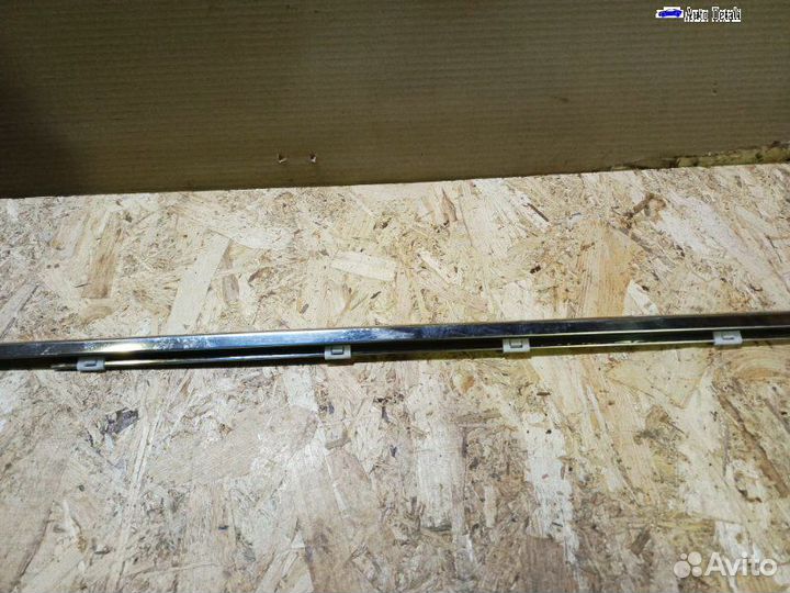 Lexus NX бархотка передней правой двери