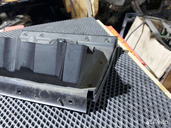 Крышка бардачка для dodge neon 2