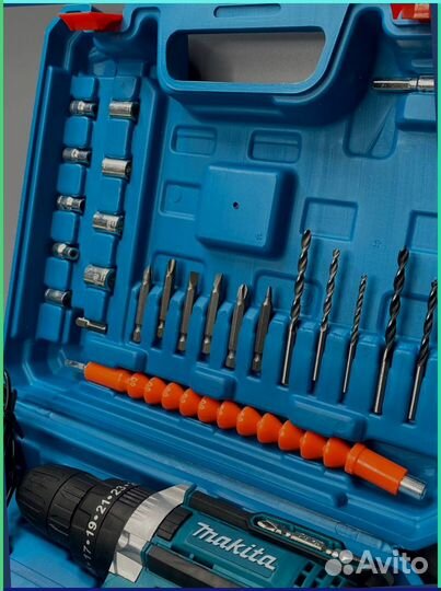 Шуруповерт Makita 21V с битами с уровенем