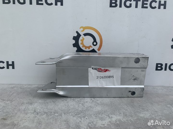 Кронштейн бампера Mercedes W212 A2126200695