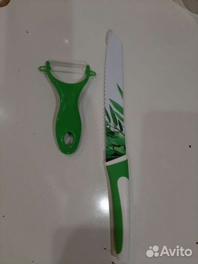 Нож для хлеба и овощечистка