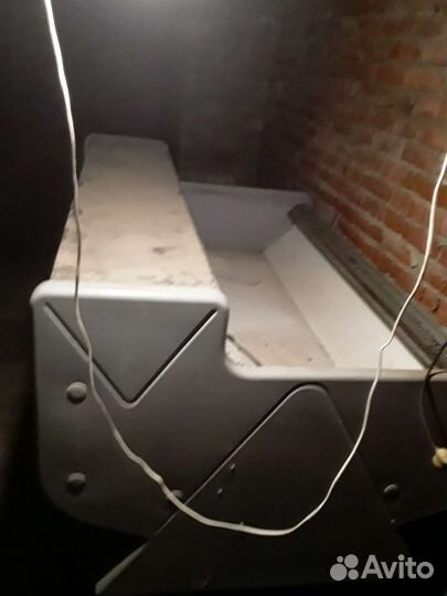 Холодильная витрина, премьер