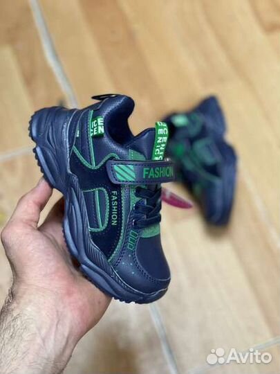 Кроссовки детские