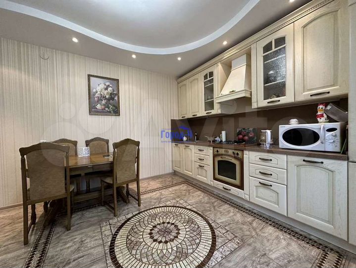 4-к. квартира, 142,1 м², 2/4 эт.