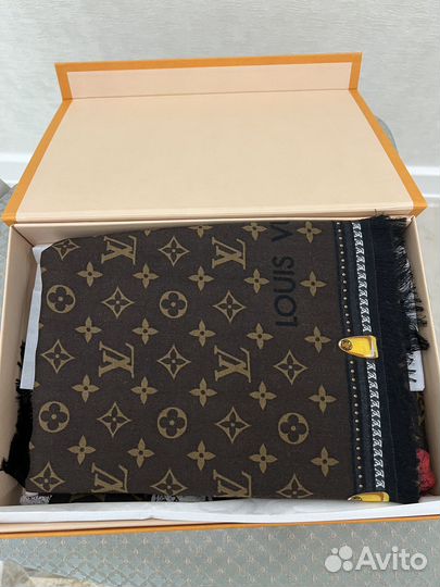 Шарфы и палантины