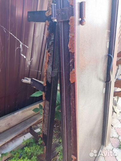 Металлическая дверь бу