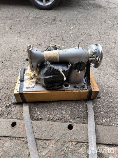 Швейная машинка tur 2