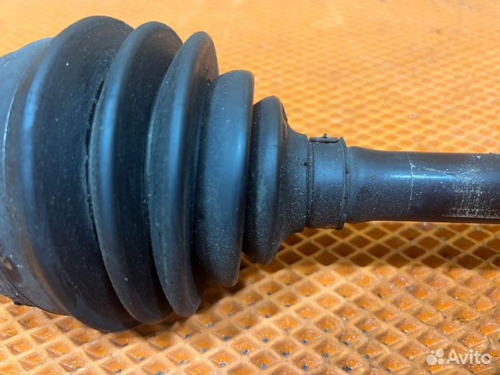 Приводной вал передний Audi Q7 4L BHK 2009