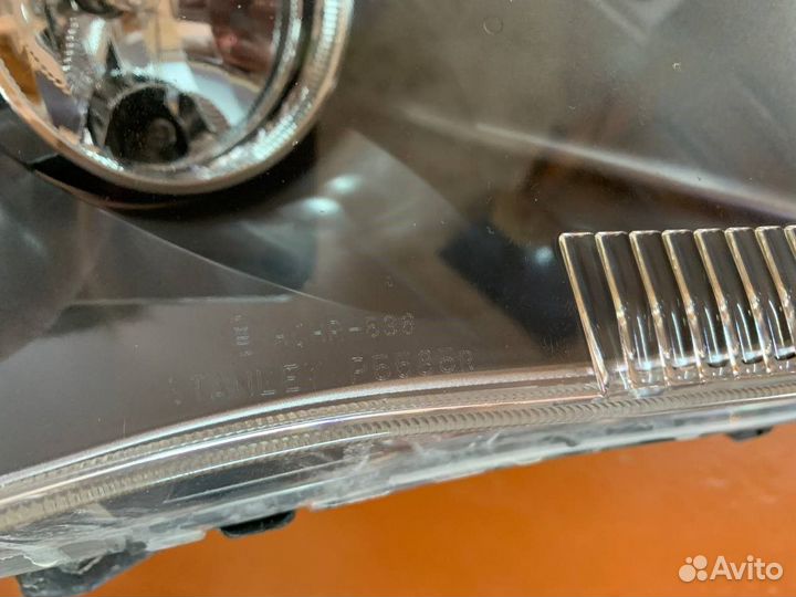 Фара левая правая Mitsubishi Outlander XL