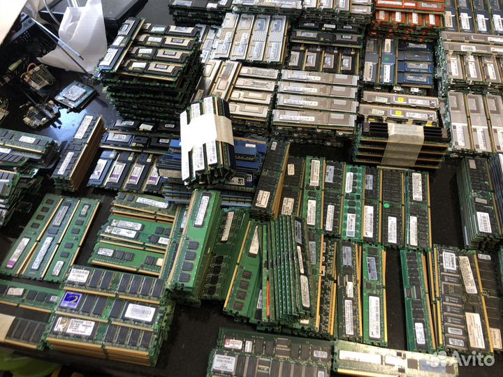 Куча серверной памяти DDR1 и DDR2