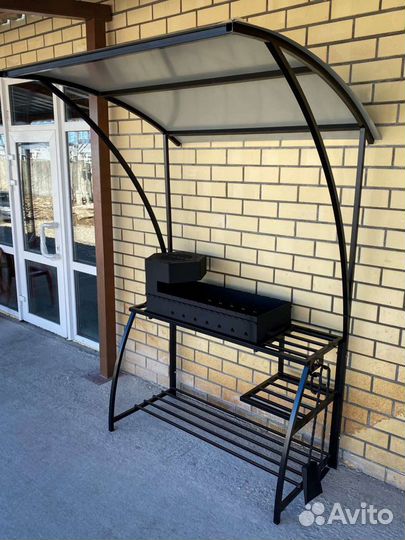 Мангал с крышей, мангальная зона