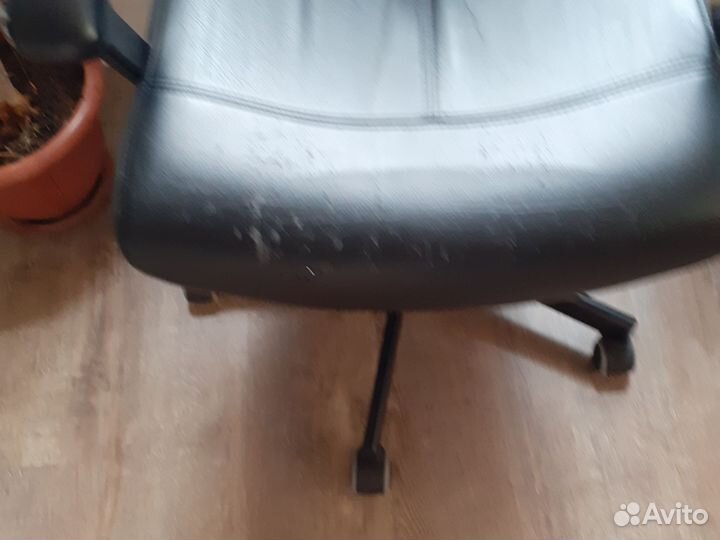 Компьютерное кресло