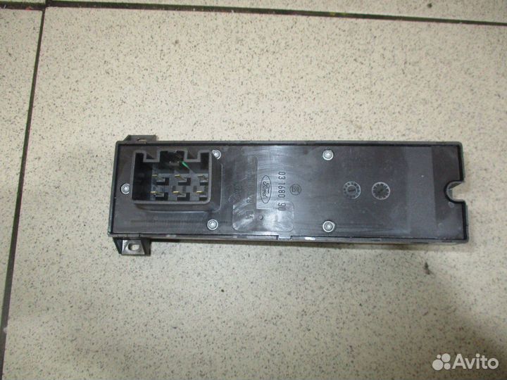 Блок управления стеклоподъемниками Ford Focus 2