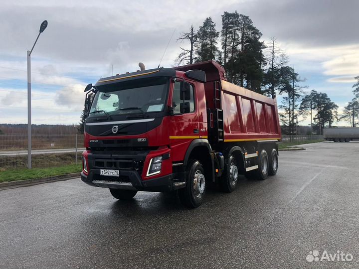 Водитель самосвала