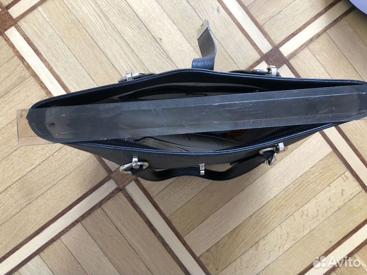 Сумка Guess состояние новой