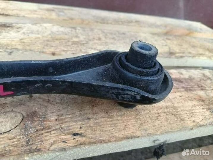 Рычаг задний левый Volkswagen Passat B7 1.4 caxa