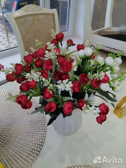 Цветы с вазами