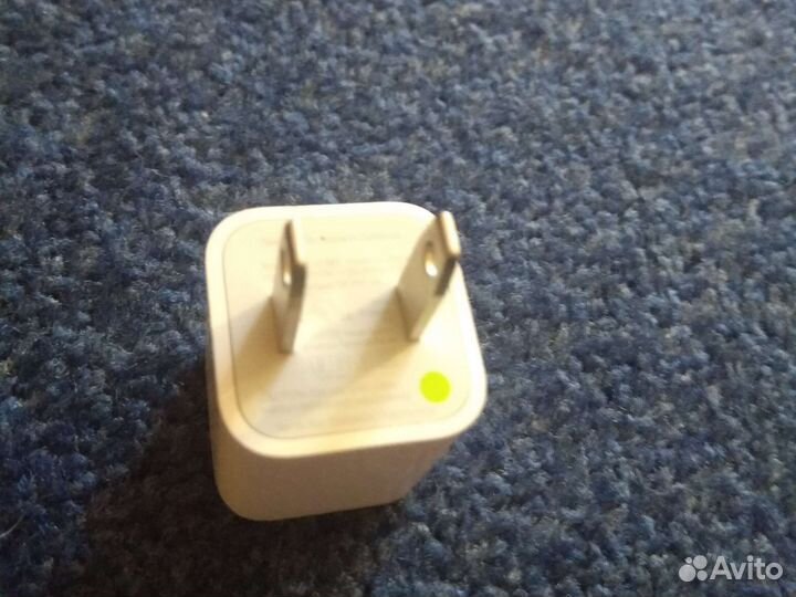 Зарядные устройства на iPhone iPad