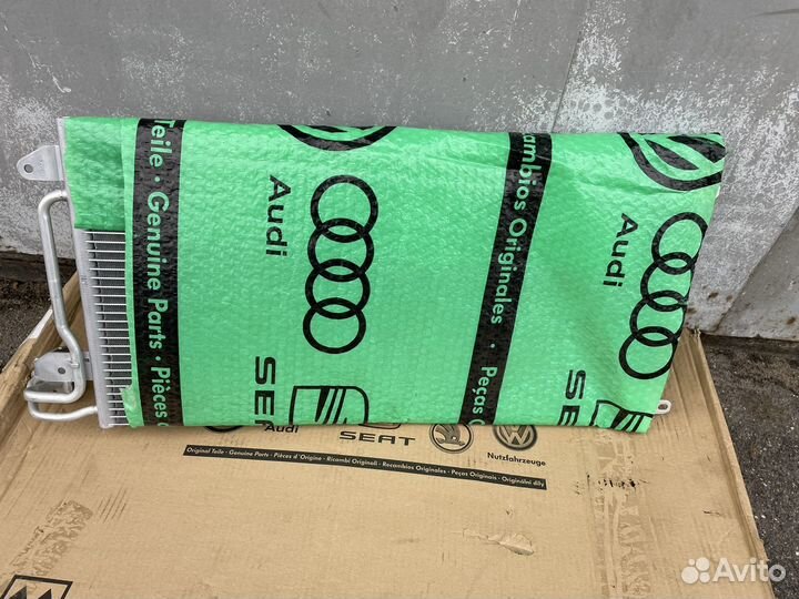 Радиатор кондиционера на Volkswagen Polo V