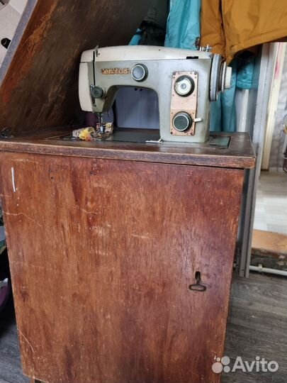 Швейная машина Veritas