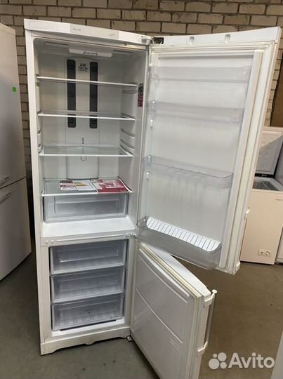 Холодильник Hotpoint Ariston No frost (2.камеры)