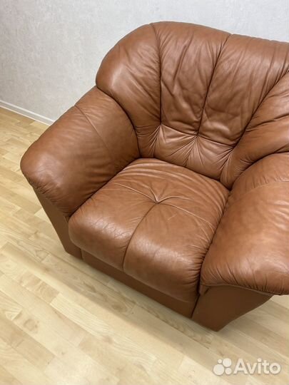 Кожаное кресло