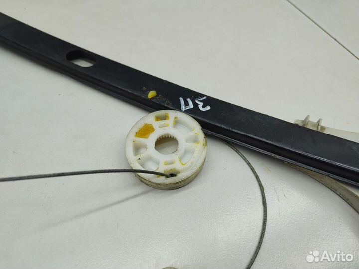 Стеклоподъемник задний правый Volkswagen Golf MK4