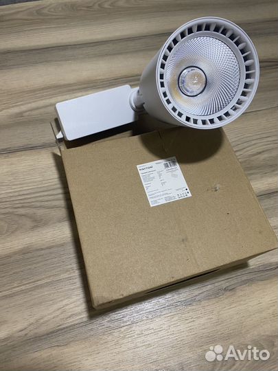 Трековый светодиодный светильник Maytoni TR003