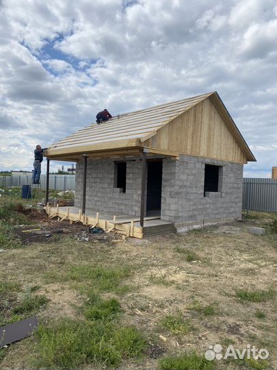 Бригада строителей