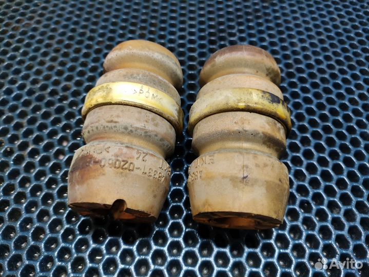 Отбойник передней стойки toyota corolla e120