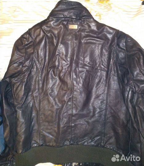 Trussardi Кожаная куртка р.48-50