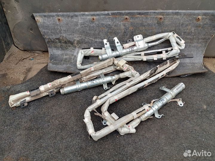 Шторка безопасности правая левая Mazda 3 BK