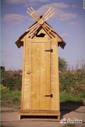 Дачный туалет деревянный с установкой RCI