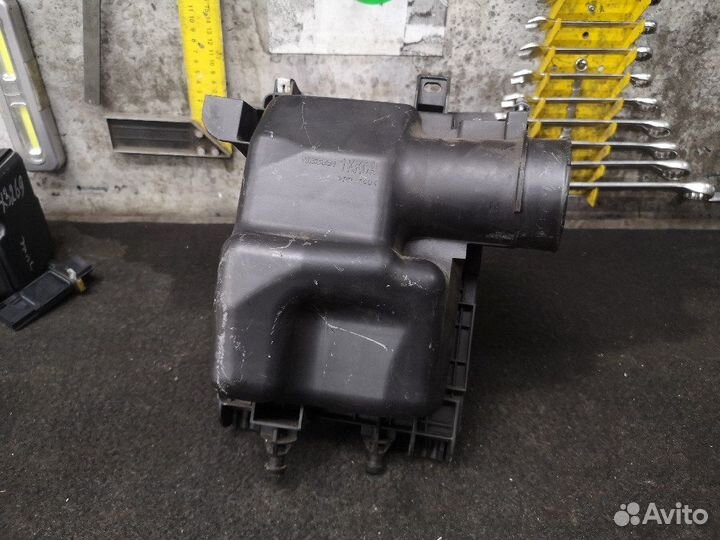 Корпус воздушного фильтра Ниссан Жук Турбо 1.6