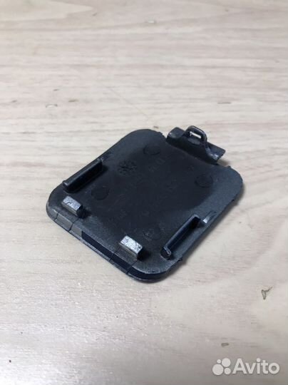 Заглушка буксировочного крюка задняя Mercedes W220