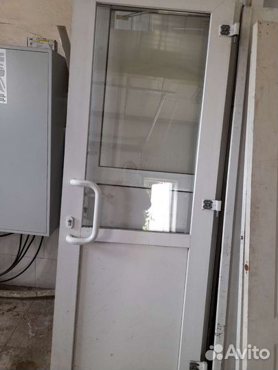 Двери пластиковые входные