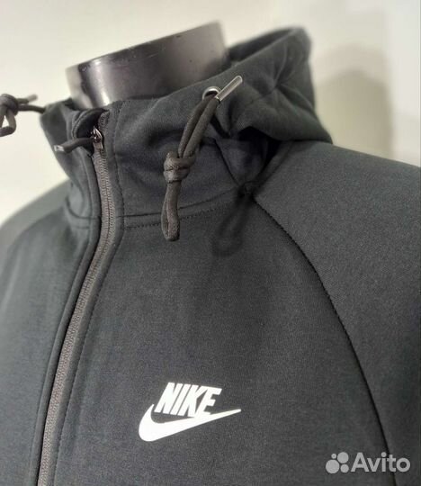 Спортивные костюмы