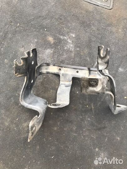 Кронштейн Volvo Xc70 B6304T